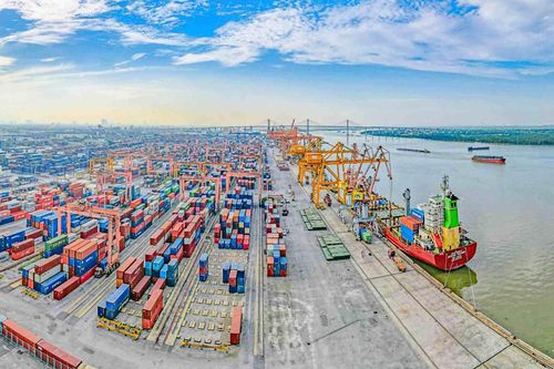 Cảng Hải Phòng (PHP): Doanh thu cao nhất lịch sử, kỳ vọng bứt phá từ 'siêu cảng'