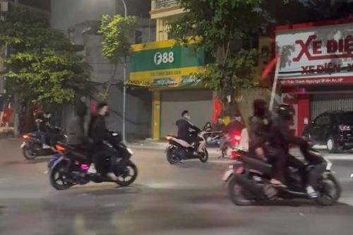 Điều tra nhóm 'quái xế' hành hung người đi đường
