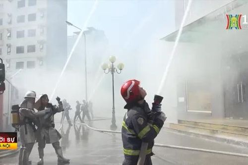 Lính cứu hỏa rèn luyện hàng ngày