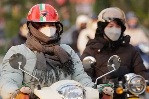 Tết Dương lịch Hà Nội nắng ấm, rét về đêm và sáng