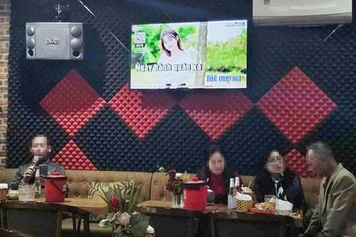 Dịch vụ 'hát cho nhau nghe': Kiểm soát lỗ hổng quản lý karaoke biến tướng