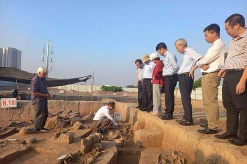 Ứng xử thế nào với di sản văn hóa?