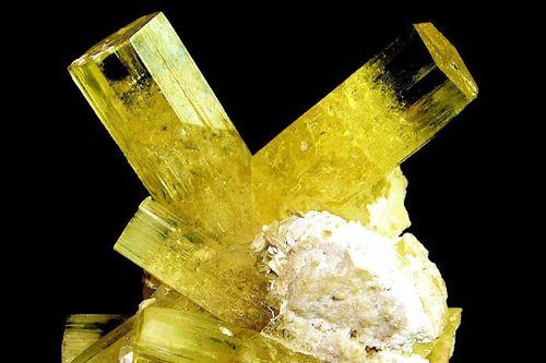 Chiêm ngưỡng các khoáng vật màu vàng tượng trưng cho quyền lực 'vua chúa'