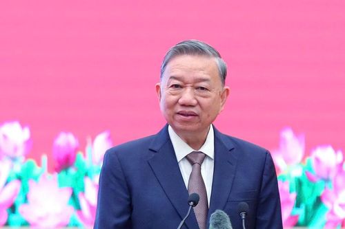Tổng Bí thư gặp mặt các trí thức, nhà khoa học, văn nghệ sĩ tiêu biểu