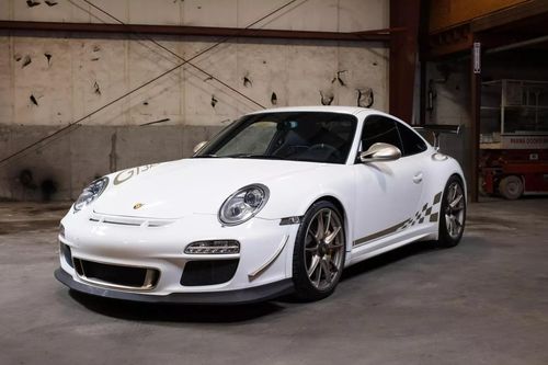 Chiếc Porsche 911 14 năm tuổi, đi hơn 72.000 km có giá đắt hơn xe mới