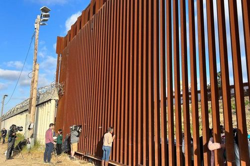 Người di cư Mexico hành động trước nguy cơ kết thúc chương trình nhân đạo