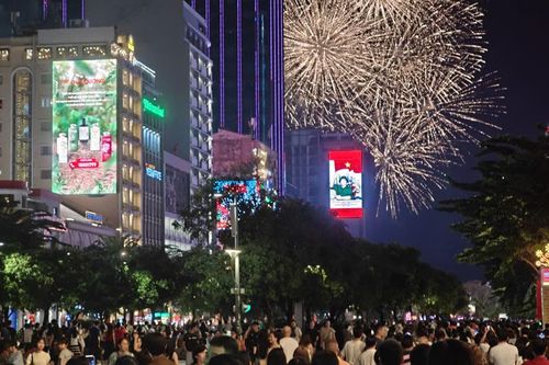 TP Hồ Chí Minh: bắn pháo hoa tại 3 điểm để chào đón năm mới 2025