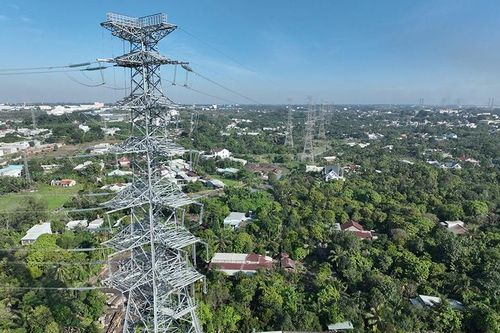 Đóng điện đường dây 220kV đấu nối trạm biến áp 500kV Long Thành