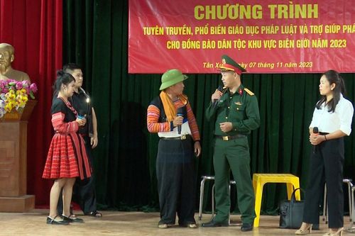 Giúp đồng bào dân tộc thiểu số Sơn La nâng cao kiến thức pháp luật