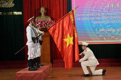 Công bố các Quyết định của Bộ trưởng Công an về công tác cán bộ tại Bắc Giang