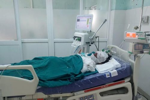 Kon Tum: Nổ do chế tạo pháo, 3 người bị thương nặng