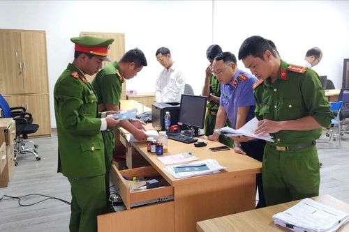 Khởi tố nhân viên ngân hàng lừa đảo chiếm đoạt tiền của khách hàng