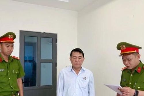 Chủ tịch phường ở Bình Thuận bị khởi tố vì cấp sổ đỏ sai