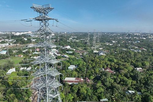 Đóng điện đường dây 220kV đấu nối Trạm biến áp 500kV Long Thành