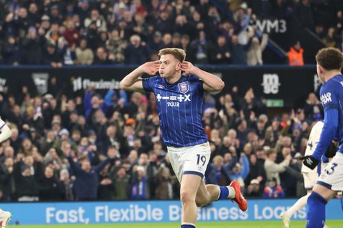 Chelsea thua sốc trên sân Ipswich