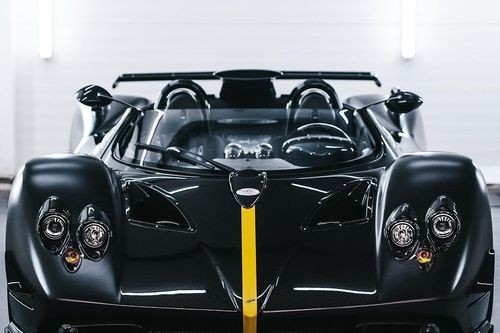 Siêu xe Pagani Zonda HP Barchetta trị giá hơn 18 triệu USD tái xuất sau tai nạn