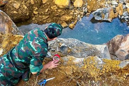 Hiện trường ngổn ngang sau vụ nổ tại hầm khai thác đá trái phép