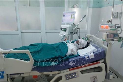 Nổ pháo tự chế khiến 3 người bị thương nặng
