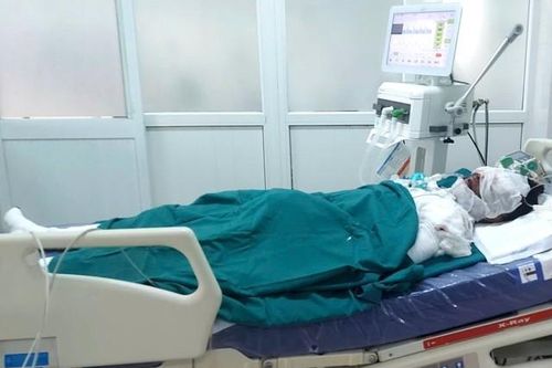 Rủ nhau nghịch dại, 3 thanh niên cấp cứu trong tình trạng nguy kịch