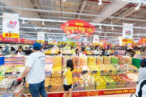 Hàng Tết 'kéo' sức mua tăng tại nhiều điểm bán lẻ Tp. Hồ Chí Minh