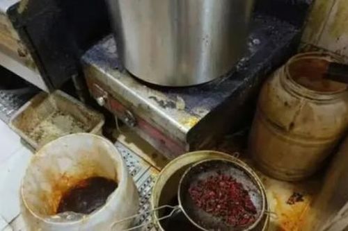 Nhà hàng lẩu bị phạt vì gom đồ ăn thừa bán lại cho khách