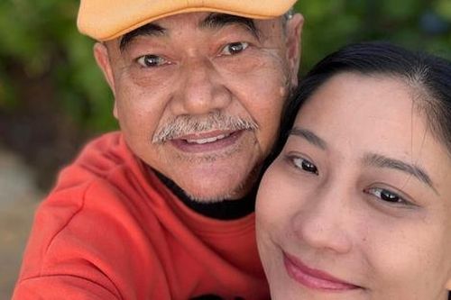 Phản ứng của NSND Việt Anh sau khi lộ nghi vấn hẹn hò với bạn gái kém nhiều tuổi