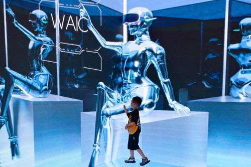 Cuộc chiến công nghệ 2024: Trung Quốc bắt kịp cuộc đua AI, dù vướng lệnh hạn chế chip của Hoa Kỳ