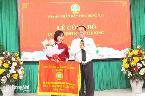 Xây dựng đội ngũ cán bộ ngành tòa án 'phụng công, thủ pháp, chí công, vô tư'