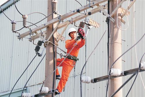 Ngành Điện Đồng Tháp đồng hành cùng khách hàng sử dụng điện an toàn, tiết kiệm, hiệu quả trong Tháng tri ân khách hàng