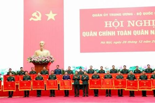 Học viện Lục quân nhận Cờ thi đua 'Đơn vị dẫn đầu trong phong trào thi đua Quyết thắng năm 2024'