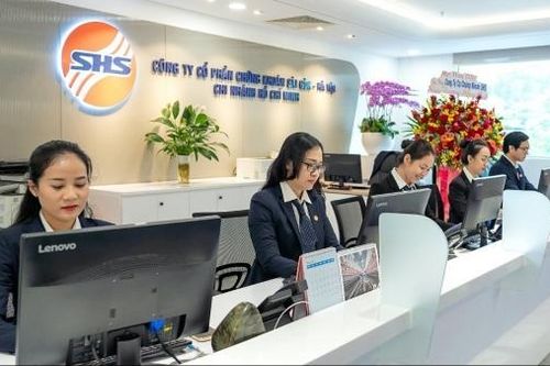 Một phó tổng giám đốc SHS từ nhiệm sau 10 năm công tác