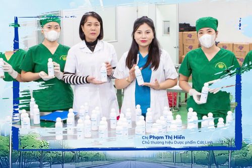 Khép lại một năm thách thức để thấy có người bạn kề vai là động lực vươn lên mạnh mẽ