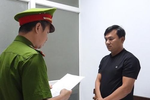 Chém người vì... 'đòi tiền bo' cho bạn gái