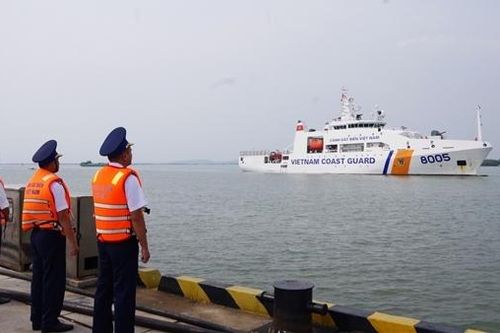 Thuyền trưởng tàu cá người Trung Quốc: Ơn này cả đời chúng tôi sẽ không bao giờ quên!