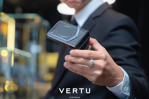 Điện thoại gập đầu tiên của Vertu được đón nhận thế nào tại Việt Nam?