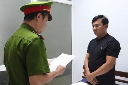 Bắt đối tượng phạm tội giết người từ mâu thuẫn tiền 'bo' nhân viên