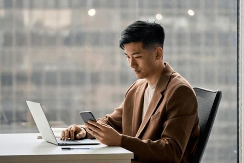 Nghỉ Tết Dương lịch 1 ngày không bõ, nhiều gen Z thà tăng ca để kiếm thêm