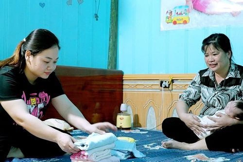 Bị hàng xóm miệt thị vì hiếm muộn, lời mẹ chồng nói khiến nàng dâu rơi nước mắt