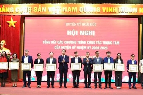 Hoài Đức hoàn thành chỉ tiêu kết nạp 1.000 đảng viên