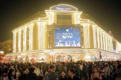 Hà Nội: Nô nức vui đón năm mới 2025