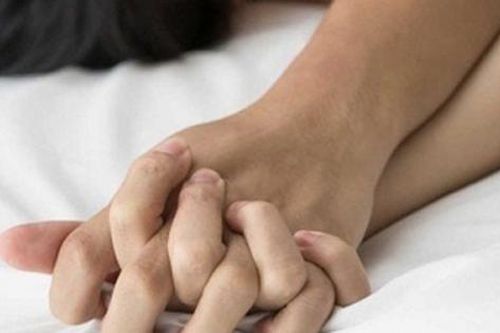 Cảm thấy tội lỗi mỗi lần hẹn hò với vợ của bạn thân