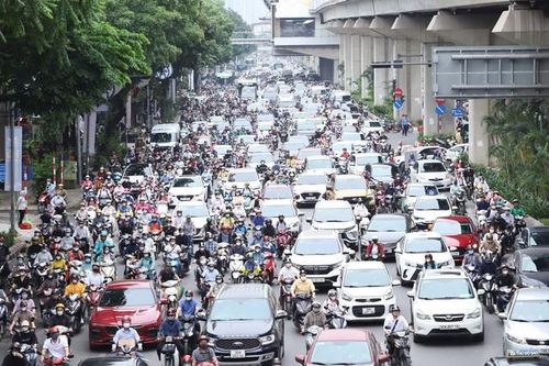 Hà Nội phát sinh 16 điểm ùn tắc giao thông mới