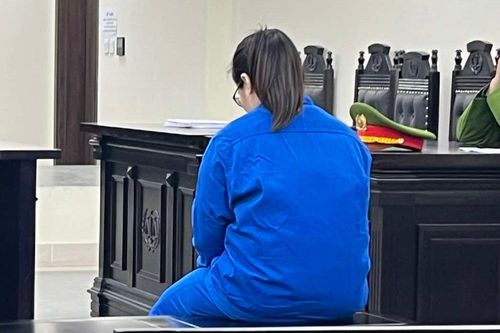 Cần tiền đánh bạc, cựu cán bộ ngân hàng 'tung chiêu' lừa đảo