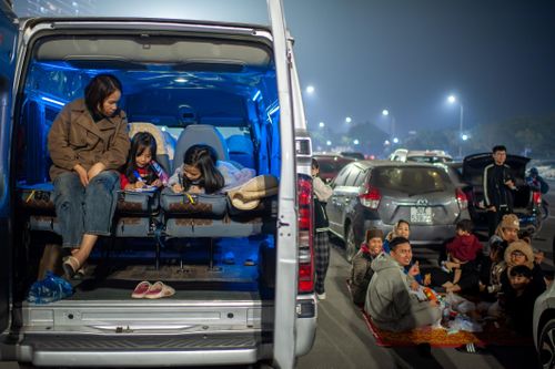 Cắm trại, nằm lều xem pháo hoa đón năm mới 2025
