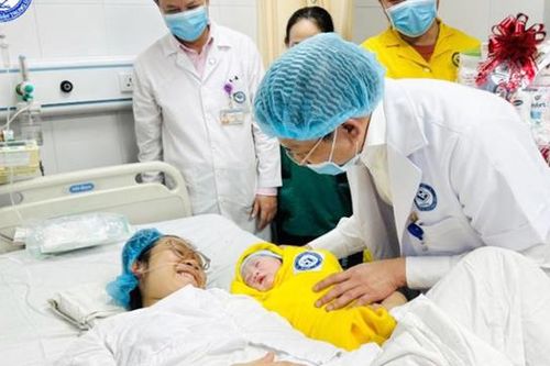 Những 'công dân nhí' chào đời đầu tiên năm 2025