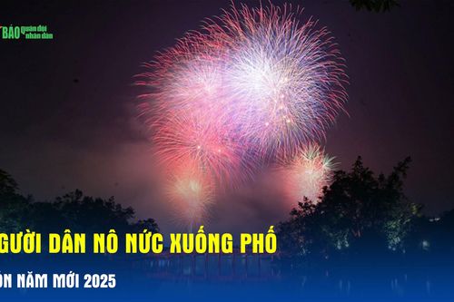 Người dân nô nức xuống phố đón năm mới 2025
