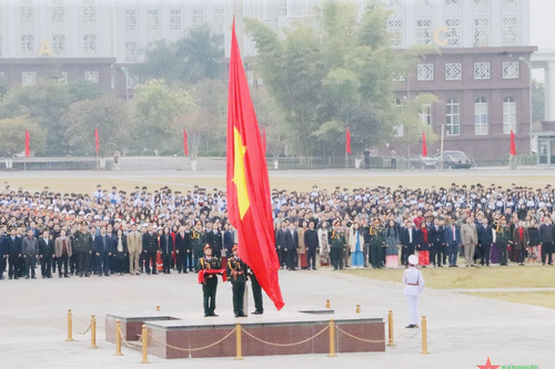 Lai Châu: Thiêng liêng Lễ chào cờ đầu năm mới 2025