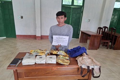 Nhập cảnh trái phép ôm theo 3kg ma túy