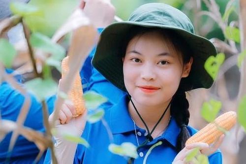 Bài học về ý chí không từ bỏ của nữ sinh viên 'Sao Tháng Giêng'