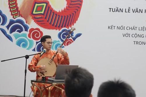 'Trống khởi cờ reo': Kết nối giới trẻ và văn hóa Việt